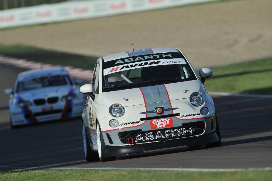  Abarth 695 Assetto Corse Endurance (312) 2015 года  (фото 6 из 8)